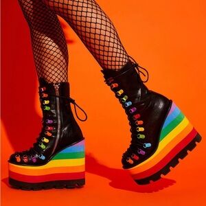 NWOT- Club XX CAN'T CONTAIN MYSELF RAINBOW PLATFORM BOOTS- size 6 Dolls Kill